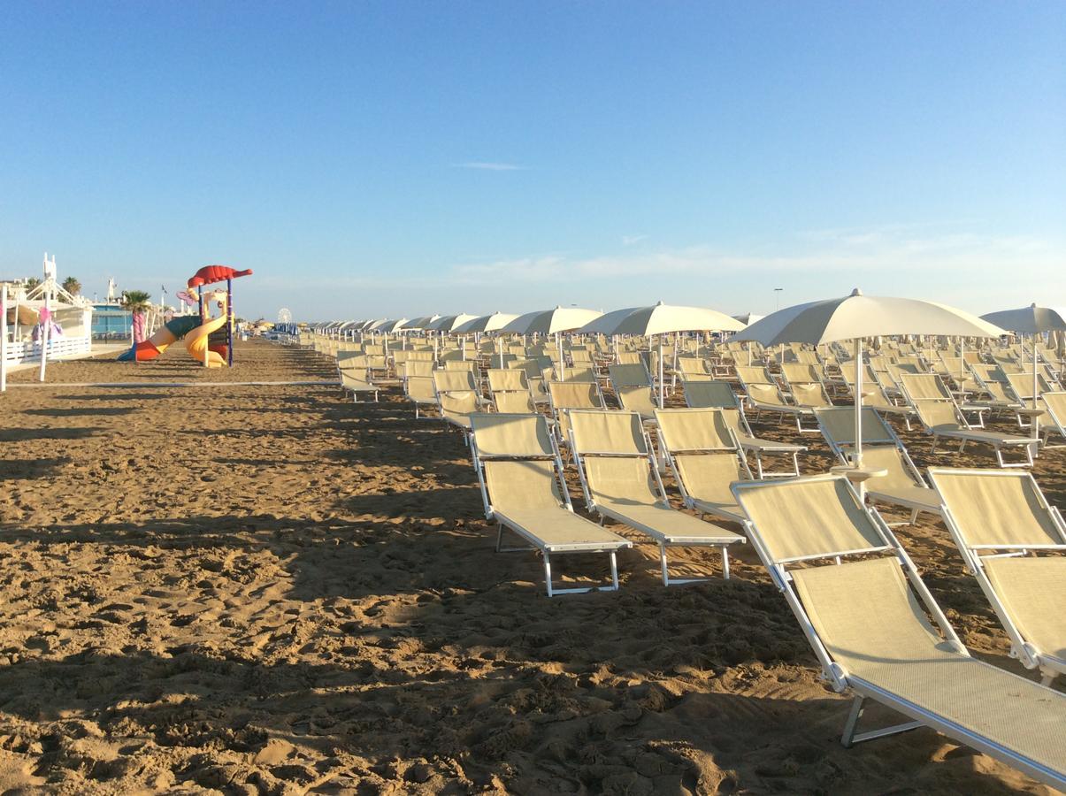Hotel Sunset Rimini Exteriér fotografie